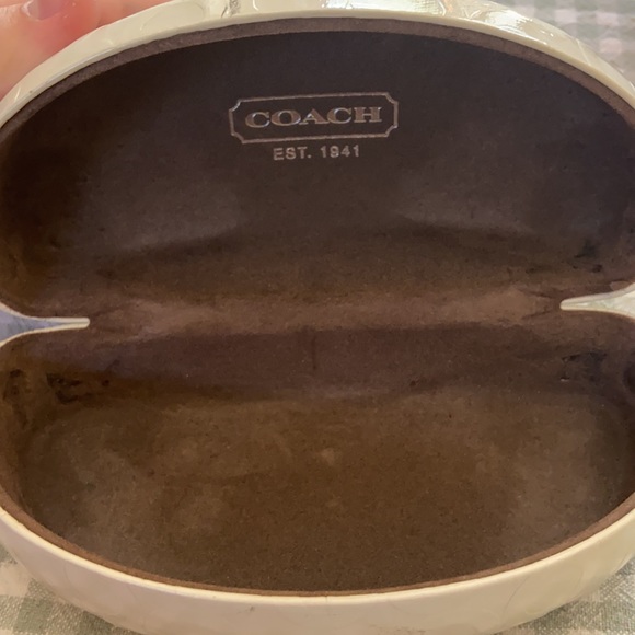 Coach sunglasses with case - Picture 9 of 9